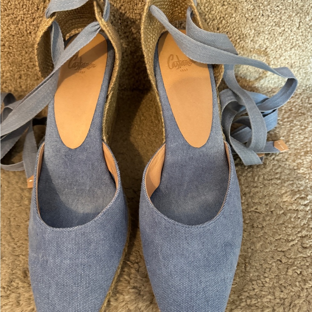 NWT Castaner Joyce Wedge in Jeans Claro
Size 40 eur